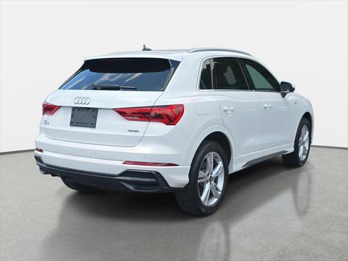 2022 Audi Q3 45 S line Premium