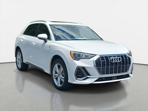 2022 Audi Q3 45 S line Premium