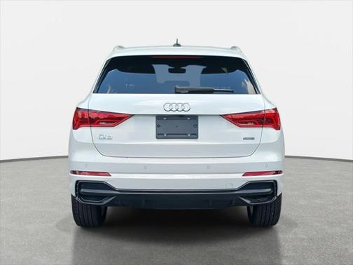 2022 Audi Q3 45 S line Premium