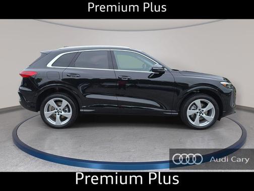 Mythos Black Metallic 2026 Audi Q5 Premium Plus TFSI quattro S tronic
