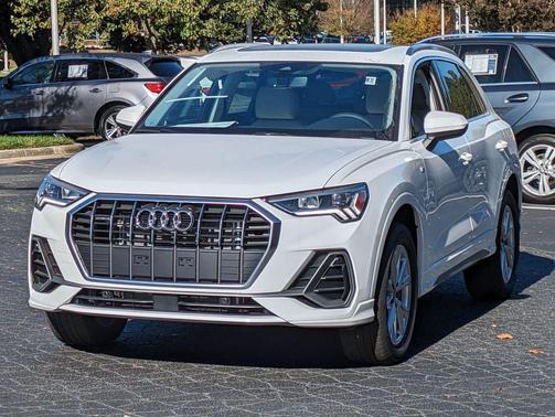 2024 Audi Q3 Premium 45 TFSI S line quattro Tiptronic