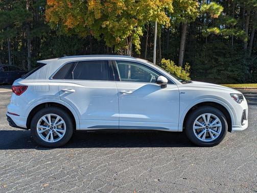 2024 Audi Q3 Premium 45 TFSI S line quattro Tiptronic