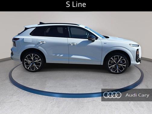 Glacier White Metallic 2026 Audi Q3 TFSI quattro S tronic