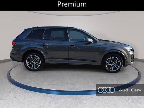 Samurai Gray Metallic 2026 Audi Q7 45 Premium