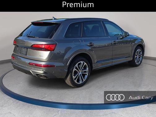 Samurai Gray Metallic 2026 Audi Q7 45 Premium