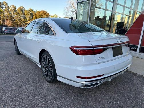 Glacier White Metallic 2021 Audi A8 4.0