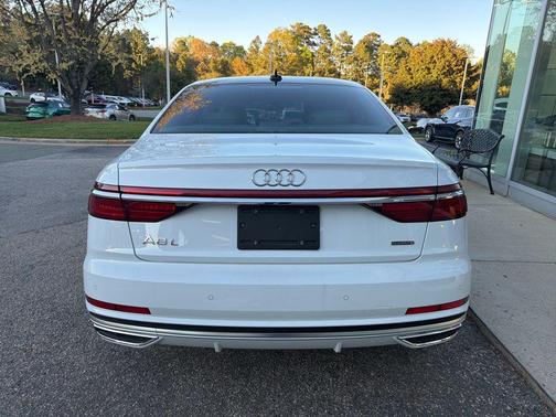 Glacier White Metallic 2021 Audi A8 4.0
