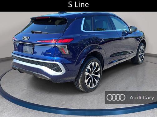 Navarra Blue Metallic 2026 Audi Q3 TFSI quattro S tronic