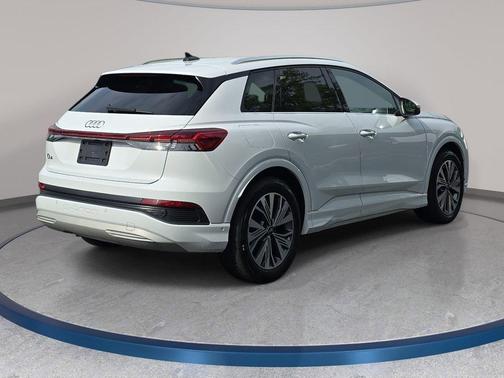 Glacier White Metallic 2023 Audi Q4 e-tron Premium Plus 40 RWD