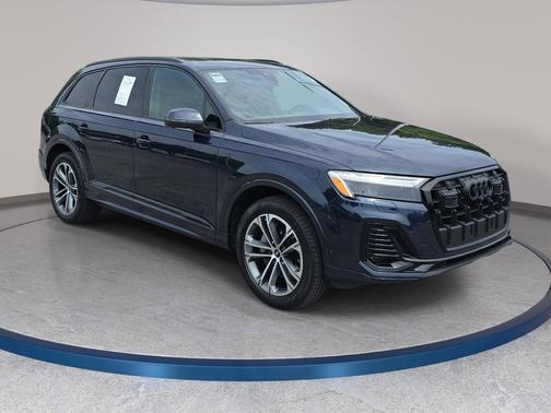 Waitomo Blue Metallic 2025 Audi Q7 45 Premium