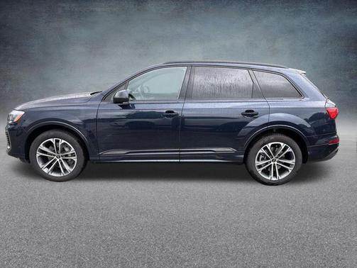 Waitomo Blue Metallic 2025 Audi Q7 45 Premium