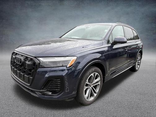 Waitomo Blue Metallic 2025 Audi Q7 45 Premium