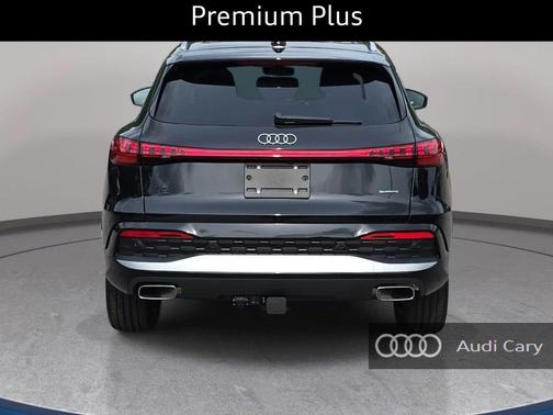 Mythos Black Metallic 2026 Audi Q5 Premium Plus TFSI quattro S tronic