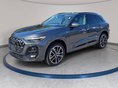 Tambora Gray Metallic 2026 Audi Q5 Premium Plus TFSI quattro S tronic