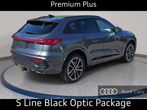 Tambora Gray Metallic 2026 Audi Q5 Premium Plus TFSI quattro S tronic