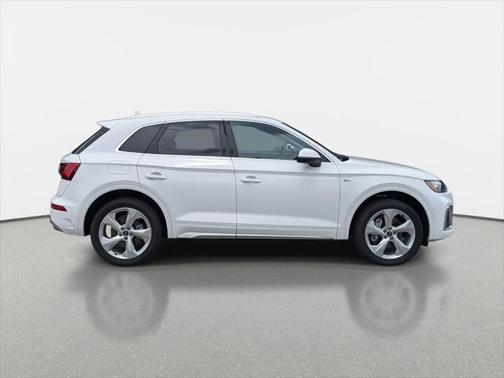 2024 Audi Q5 45 S line Premium Plus