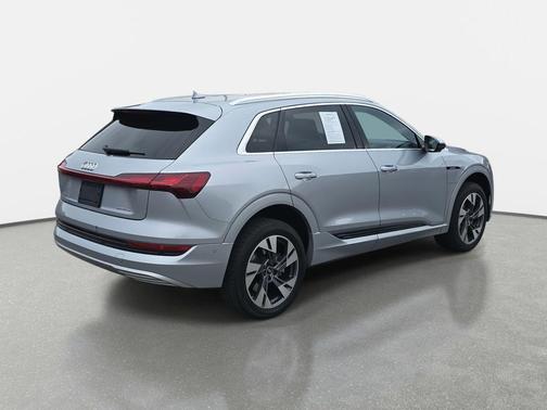 2023 Audi e-tron Premium Plus quattro