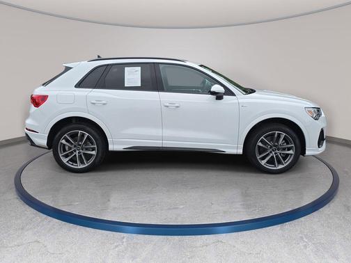 Arkona White 2025 Audi Q3 Premium 45 TFSI S line quattro Tiptronic