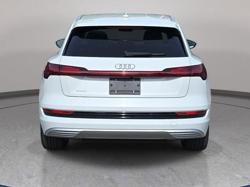 Glacier White Metallic 2019 Audi e-tron Premium Plus