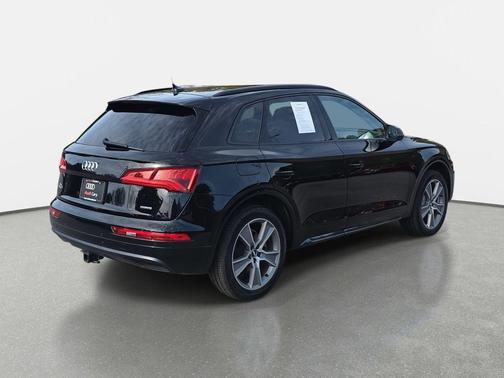 2020 Audi Q5 45 Premium Plus