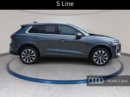 Daytona Gray Pearl Effect 2026 Audi Q3 S line