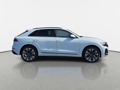 2025 Audi Q8 55 Premium Plus