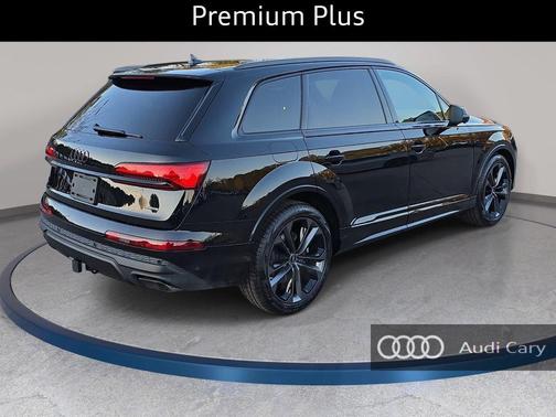 Mythos Black Metallic 2026 Audi Q7 55 Premium Plus