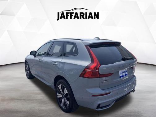 Vapour Grey Metallic 2025 Volvo XC60 Plug-In Hybrid Plus, T8 AWD Electric/Gasoline, Dark