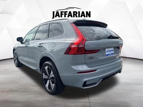 Vapour Grey Metallic 2025 Volvo XC60 Plug-In Hybrid Plus, T8 AWD Electric/Gasoline, Dark