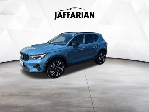Fjord Blue Metallic 2023 Volvo XC40 B5 Plus Dark Theme
