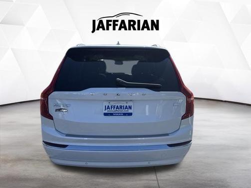Crystal White Metallic 2024 Volvo XC90 Recharge Plug-In Hybrid T8 Plus Bright Theme 7-Seater