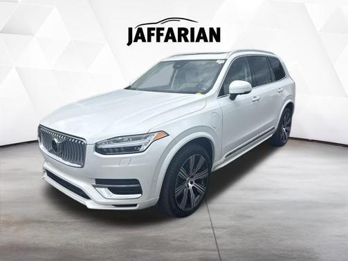 Crystal White Metallic 2024 Volvo XC90 Recharge Plug-In Hybrid T8 Plus Bright Theme 7-Seater