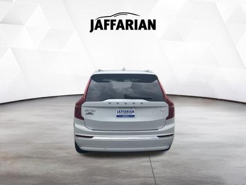 Crystal White Metallic 2024 Volvo XC90 Recharge Plug-In Hybrid T8 Plus Bright Theme 7-Seater