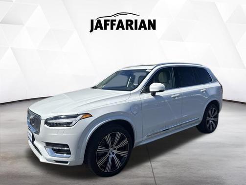Crystal White Metallic 2024 Volvo XC90 Recharge Plug-In Hybrid T8 Plus Bright Theme 7-Seater