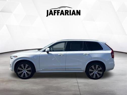Crystal White Metallic 2024 Volvo XC90 Recharge Plug-In Hybrid T8 Plus Bright Theme 7-Seater