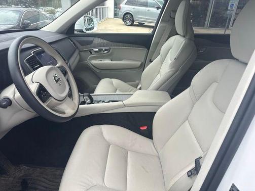 Crystal White Metallic 2024 Volvo XC90 Recharge Plug-In Hybrid T8 Plus Bright Theme 7-Seater