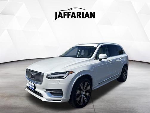 Crystal White Metallic 2024 Volvo XC90 Recharge Plug-In Hybrid T8 Plus Bright Theme 7-Seater