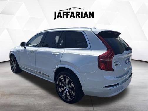Crystal White Metallic 2024 Volvo XC90 Recharge Plug-In Hybrid T8 Plus Bright Theme 7-Seater