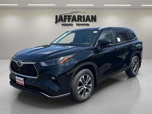 2025 Toyota Highlander XLE
