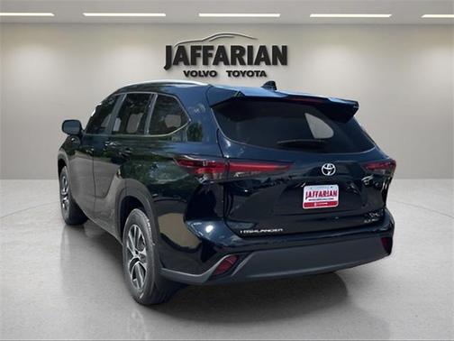 2025 Toyota Highlander XLE