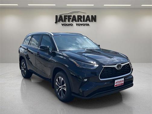 2025 Toyota Highlander XLE