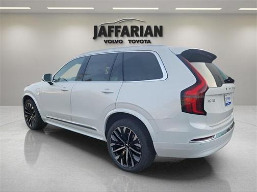 2025 Volvo XC90 Plug-In Hybrid T8 Ultra 7-Seater