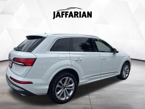Carrara White 2025 Audi Q7 55 Premium Plus