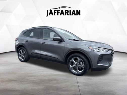 Carbonized Gray Metallic 2025 Ford Escape ST-Line Select