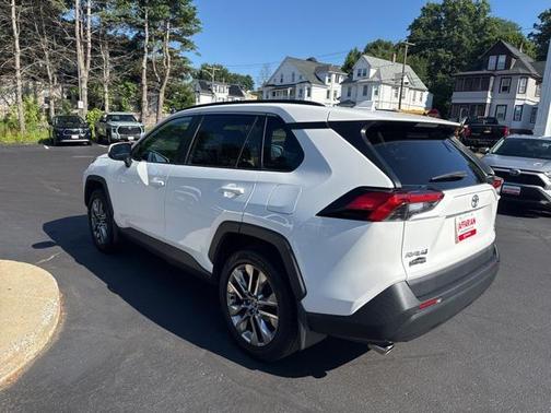 2020 Toyota RAV4 XLE Premium