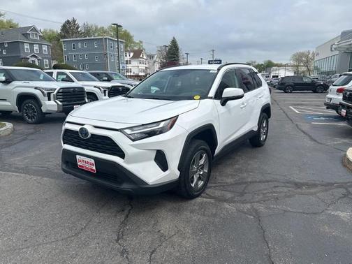 2024 Toyota RAV4 Hybrid XLE