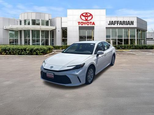 Ice 2026 Toyota Camry LE