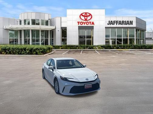Ice 2026 Toyota Camry LE