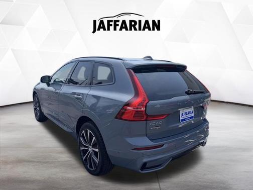 Thunder Grey Metallic 2024 Volvo XC60 B5 Plus Dark Theme