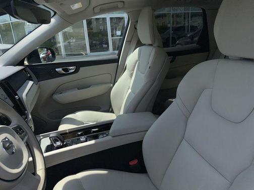 Thunder Grey Metallic 2024 Volvo XC60 B5 Plus Dark Theme